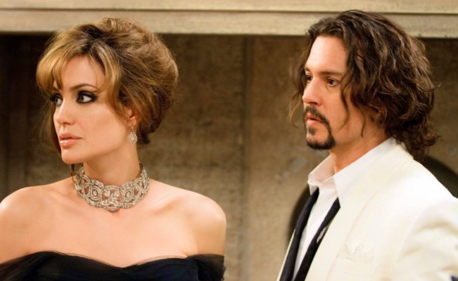 Angelina Jolie dan Jhonny Depp. [X]